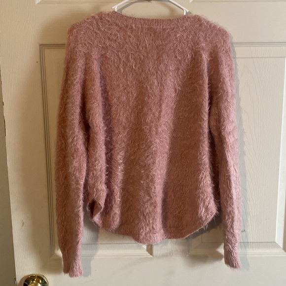 Fuzzy sweater - Picture 2 of 6